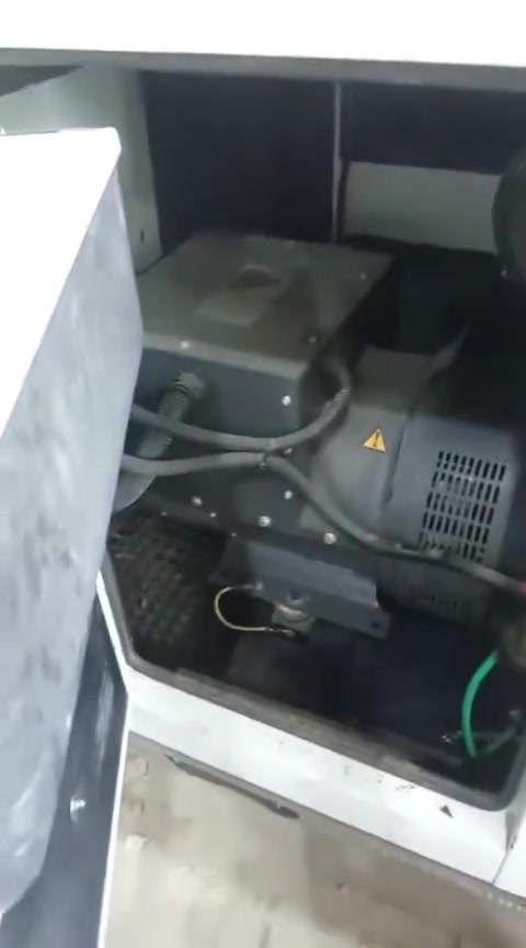 السلام عليكم
للبيع 
مولده بيركنز صيني 4 سلندر سوربر رأس توليد 75 kv
واسط الكوت الدجيلي 
***********
