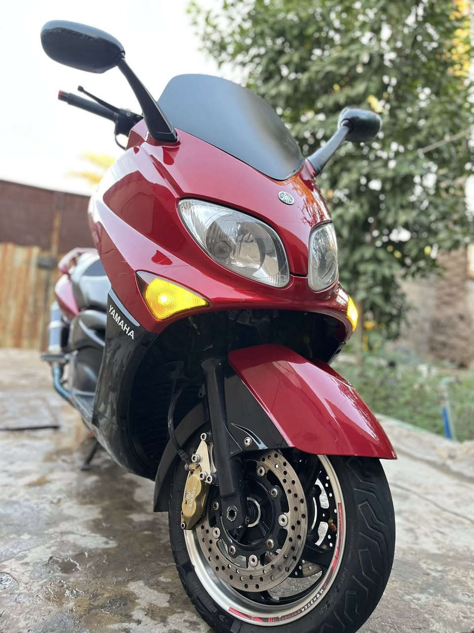 Tmax500 2008
دراجه مكفوله كفاله عامه 
نضافته الدراجه 100/100
ماشيه 24 الف قابل للزياده
دراجه عليه منضومه ابركات ابرمبو 
عنوان بغداد رقم الهاتف ***********
                              وتساب***********
