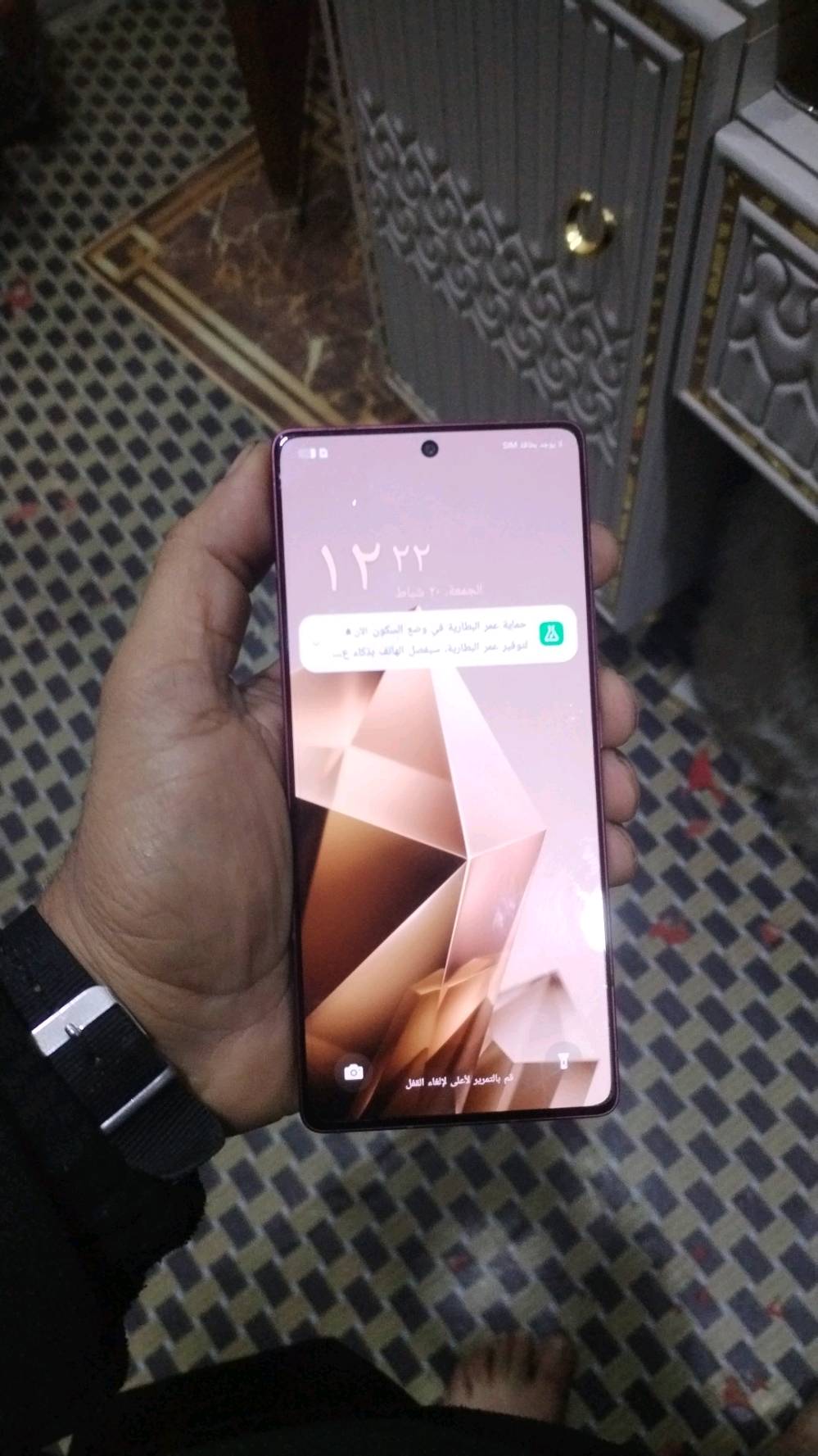 عندي موبايل Infinix Note 30 للبيع. الجهاز في حالة جيدة ومستعمل لفترة قصيرة مع وجود صندوقه الأصلي. يشتغل بصورة طبيعية لكن فيه كسر في الشاشة الأمامية كما هو واضح بالصور. السعر قابل للتفاوض.