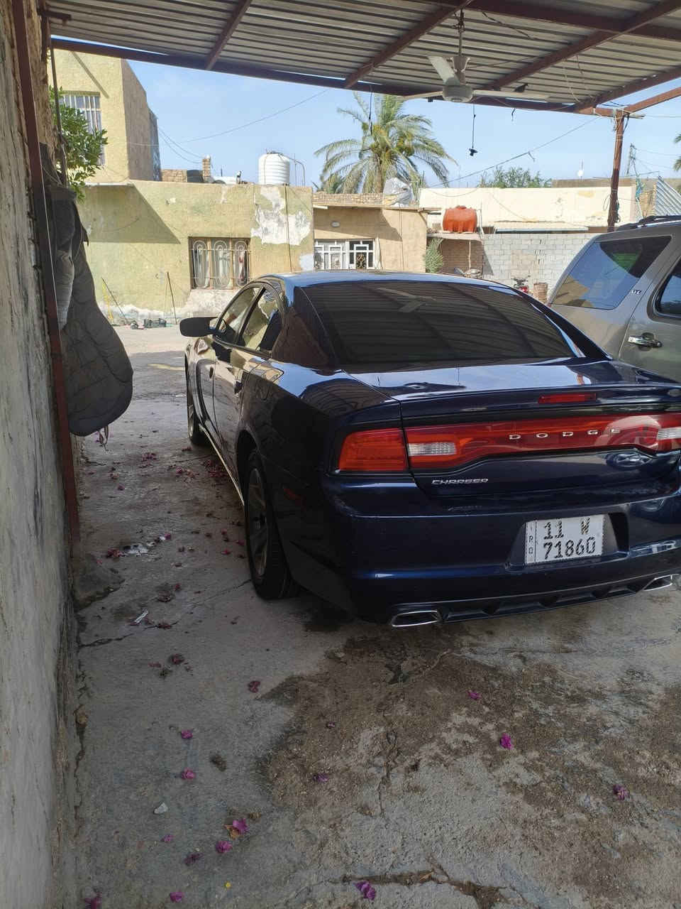 سلام عليكم للبيع دوج جارجر مديل 2014 صبغ بيه قطعتين بدون دواخل سياره جاهزه للخير رقمه بغداد دولي باسمي مكينه 3600 تو ويل تبريد ثلج وبيه بارد بالباب الخلفي بس السعر 130  ***********
