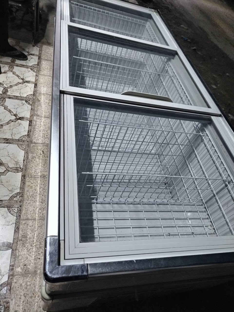 عارضات طرحيه يوكور تركي بلاديه قرصه اخو جديد استعمال قليل طول مترين و٢٥سم عرض ٩٥سم للبيع الشاري يتصل على الرقم *********** او خاص
