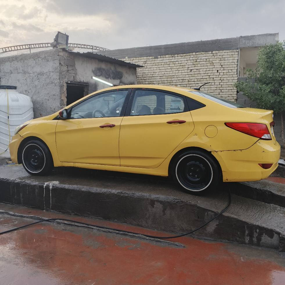 اكسنت موديل 2012 رقم بغداد نكليزي الجديد بسمي 
ليبل واحد حادث طخه فقط بالجاملغ والسونار ويه الصور 
مصفره هيه وغرامات 
سيارة مكينه وكير خير من الله 
تخم تاير ابو الخط
منضومة تبريد جديدة كمبريسر راديتر حته مال مكينة جديد 
منضومة زنون 
كهربائيات كلهه شغاله 
شاشة اصليه 
عوزهه بس الصدر تعبان مالتهه ودعاميه خلفيه مو حلوه هم 
عارضها ب 80 $ 
رقم الهاتف ***********
مكان السيارة بغداد العبيدي بغداد, العراق
