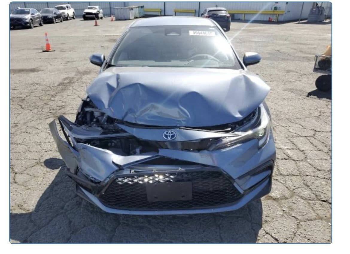 كورلا هايبردواود أمريكي 
موديل 24SE
ماشيه 50ميل 
دخول جديد 
بدون ايرباك 
حادثها واضح بالصور  
مكان السياره الغزاليه 
السعر 160$وبيها مجال قليل 
***********
