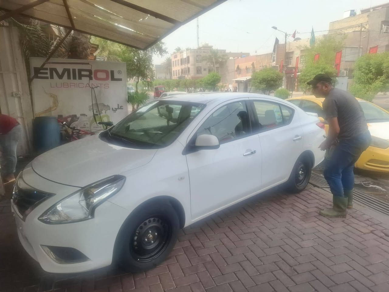 السلام عليكم للبيع نيسان سني موديل 2022 رقم اربيل بأسم شركة الق البنوك تريد وكالة تريد تحويل السيارة بيهة باب خلفي مبدل جهة الصدر وبيهة بارد والسيارة نضيفة تخم تاير ومناقصهة شي السعر 110وبيهة مجال للاتصال ***********
