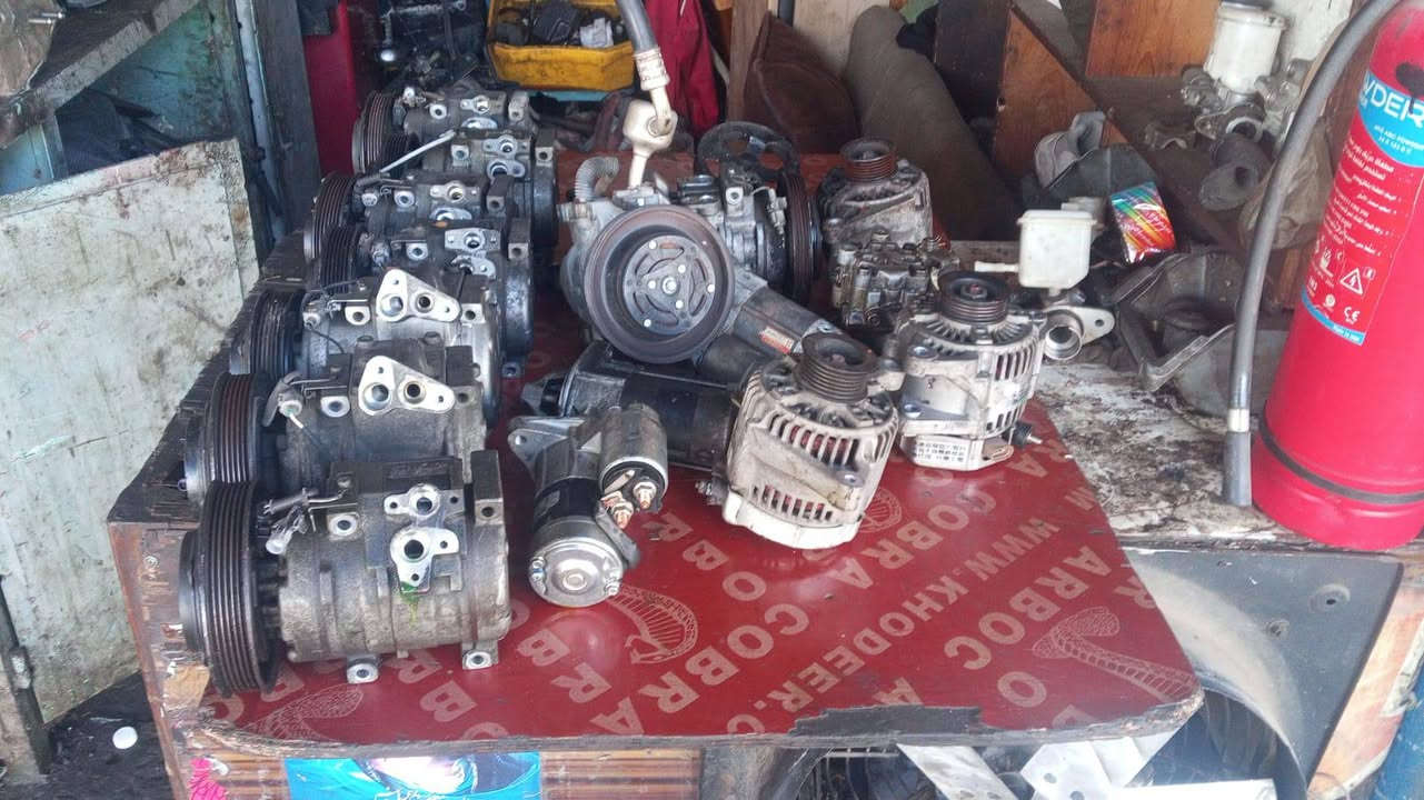 متوفر كمبريسرات مال كصه ميكانيكي حجم ١١ يارس ١٥ نحله بيكاجو مكان بغداد, ***********
