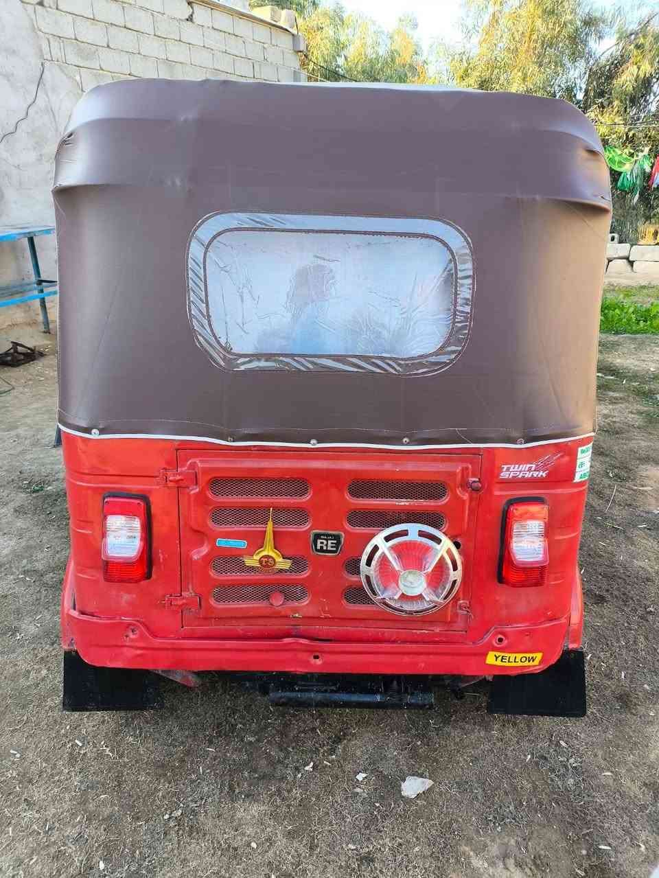 سلام عليكم اخون تكتك البيع موديل18  رقم وسنويه نكليزي بسمي  دوشمه  تخم تاير فماتخسر عليها ربع كبل الشارع مصبوغه عام الجماليه مكينه مكفوله لاتنقيص لاتبخير 5/100بيها مجال  مداور ثاني يوم ولباقي مذكور بل فيديو لعنوان كربلاء حي الساهرون *********** كربلاء, العراق
