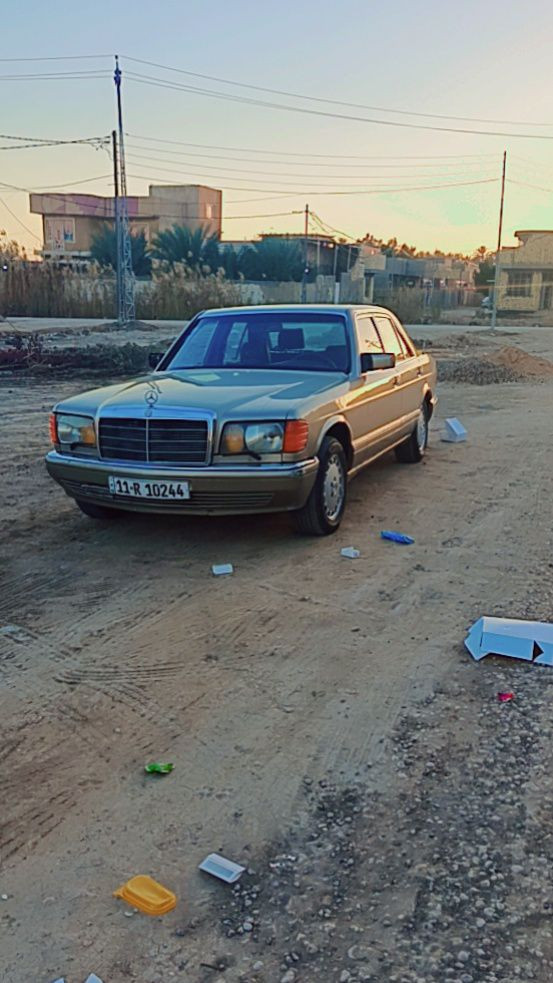 السلام عليكم اخواني 
للبيع للببع للبيع 
للجناي والي يبع ويشتري بيهن وعلى باب الله 
لان السعر ب 55 
التفاصيل
موديل 87
رقم بغداد انكليزي 
كير محرك بلاد 
محرك لا تنقيص ولا تبخير 
فتحه شغاله طكتين
دبل مروحه 
دبل هورن 
بريك نظام ABS 
دبل اريل بس واحد شغال كهرباء الثاني ماكو 😆
تخم تاير 
داخل جلد نظيف 
دشبول لافطر لاكسر 
كيجات كلها شغالة 
كمبريسر جديد شديته بس بعدني ماشحنت غاز
بور جديد مال شبح
طوافه جديده
عنبار بريك جديد
حداديه ماكولك 80 بالميه و70 بالميه 
اكولك نص عمر احسن 
 وهي اعتقد بس لاستيك رباطات لو رواط 
الجام امامي كهرباء 
خلفي جوبي 
جامة الصدر بيها سجه فالته سويتها بيدي وفلتت ماعرفت اضبطها ماطورها شغال 
نقص نفاضه بطانه وره السايق
ويدة جوبي خلف الصدر
وكفر مرايه جانبيه جهة الصدر 
والكير بيه هاف من النمره الثانيه للثالثه بس بالكبس يبين 
بس اذا سياقه عاديه ما يبين الهاف
كهربائيات كلها شغاله 
لايت زنون عالي ناصي
البدي رصعه باب الصدر 
وصبغ جاملغ امامي جهة الصدر واكع منه بحدود ٤ اصابع
الهلالات الخلفيه واحد بيه شخوط جهة السايق والثاني جهة الصدر بيه فطور الصبغ 
والسلايت صبغ واكع منه 
وحواف البنيد من يم يم الجامه الاماميه 
هاي كل تفاصيلها 
والسياره لا موكفتني ولا متعبتني وانكر سلف واطلع محافظات بيها 
وحتى اي شخص يجي يتعنى ويشوف نفس الي كاتبه هنا وما اتفشل وياه
وماريد احصل مسبه لوالديه 
اريدلهم الرحمه 
ومكلفتني اكثر 
ومكانها حله 
***********
والخاص هم موجود 
واسف على الاطاله اخواني
