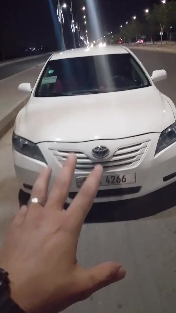 سلام عليكم اخوان.........
كامري وارد امريكييي موديل 2007 
لون ابيض رقم انبار انكليزي الجديد...
تحويل مباشر حصرآ.
صدر امامي خلفي بالكارتون 
تخم تاير تدفئه تبريد ثثللجج.
مكينه وكير بحاله ممتازه ..
داخل السياره جدا نضيف بطاين بوب جدد ...
كهربائياته كله شغاله زنزن عالي ناصي 
الضرر من امريكا صندوك مع الجاملغ الخلفي 
وبيه تصليح بالتكمه الاماميه ومصبوغه عااااام. بدون دواخل سياره 
السعر 79 وبيه مجال..يرهم مراوس حسب القناعه ..
التواصل ***********
