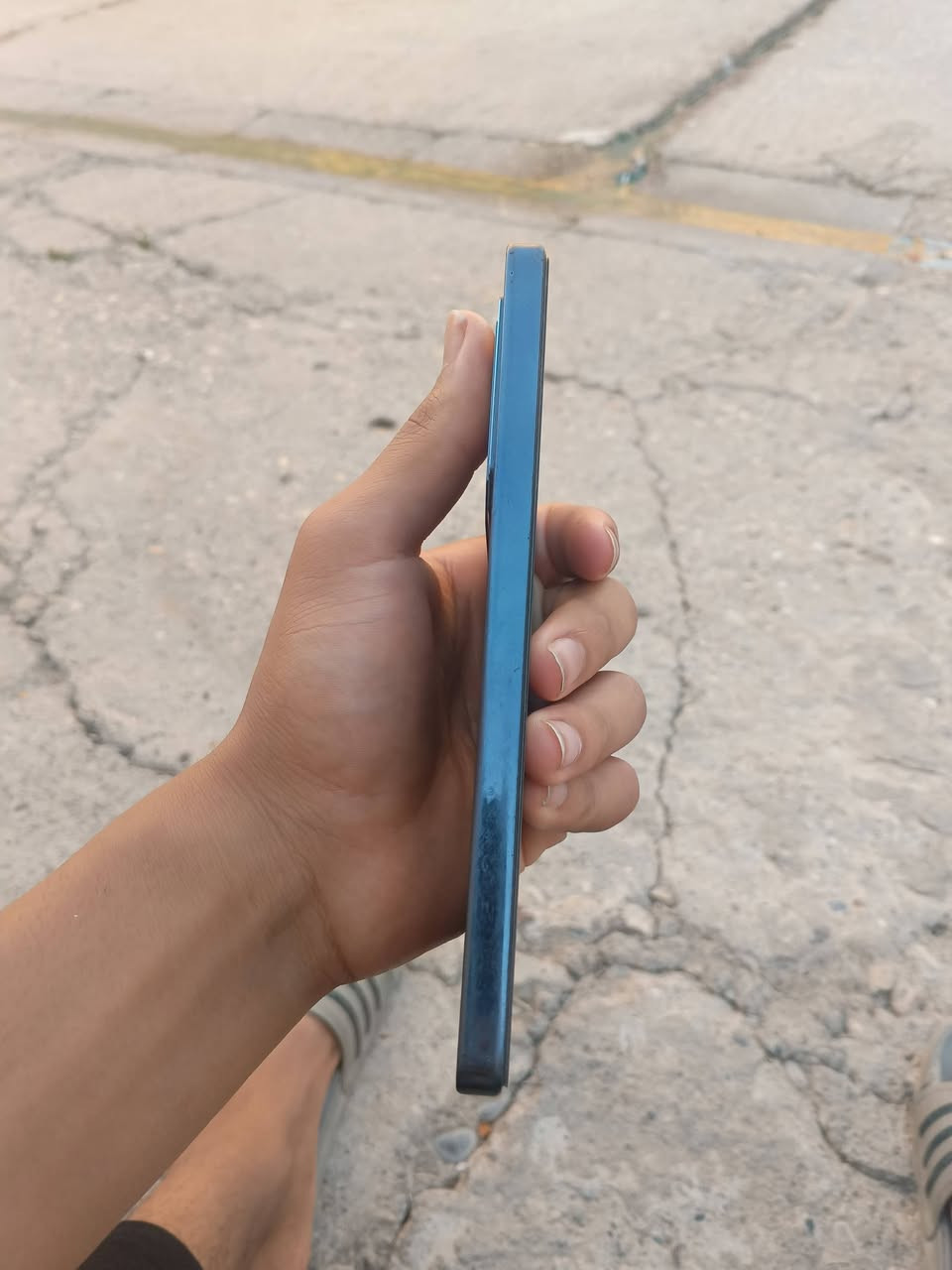 Infinix GT20 Pro 
الشاشه بيها خدوش ما وضح بل صوره ما مأثره عل لمس ولا تبين الى تطفي الموبايل(ما مفتوح ولا واصل مصلح) للبيع فقط بدون مراوس

ذاكره 256
رام 12+12 
معالج 8200
بطاريه 5000
العاب 120 فريم
كامره 60 فريم مع 4k سويه

السعر 215 قفل مكاني موصل حي سومر قرب بانزيخانه الحاصود


**إذا كنت صاحب هذا الإعلان وتريد حذفه لأي سبب، رجاءا أرسل رسالة إلى الدعم الفني**