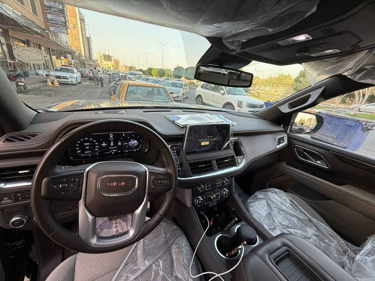 جمسي يوكون مواصفات SLE
سعر 470ورقه قابل للتفاوض 
موديل 2024 ماشيه 49 الف 
بيها طخات ب جاملغ الخلفي اليمين واليسار مرجعات بي دي ار بدون صبغ وموجودات ب الصور
والباقي كفالة على وضع الوكالة 
جداً نضيفه رقم بصرة ب اسمي مداور ثاني يوم
***********
