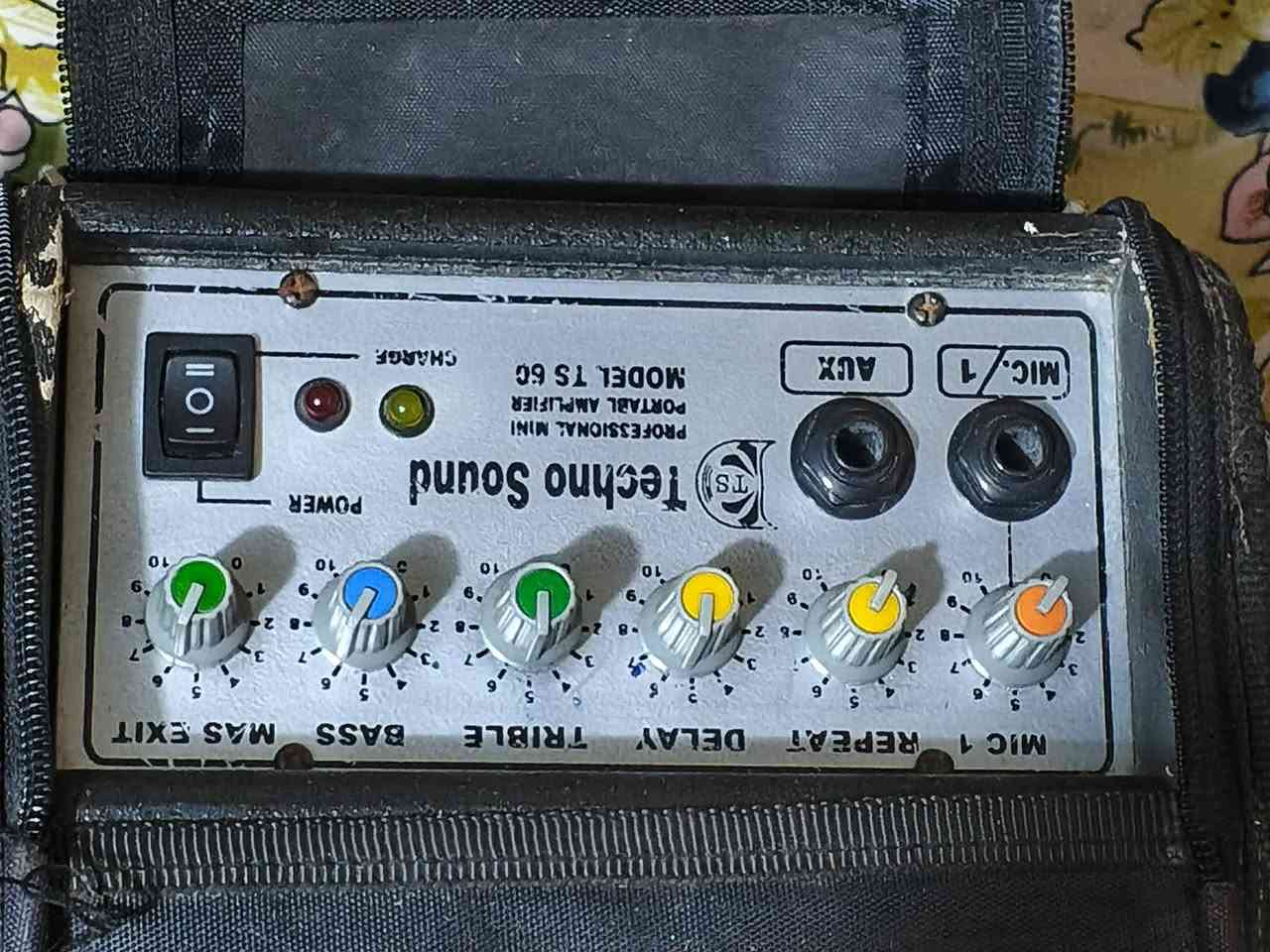 جهاز صوت شحن كلش نضيف للبيع حي الميثاق بدون مايك صغير ولكن صوته عالي


**إذا كنت صاحب هذا الإعلان وتريد حذفه لأي سبب، رجاءا أرسل رسالة إلى الدعم الفني**