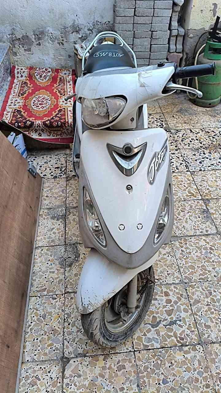 دراجة ماكس قجمه للبيع نضيفه كامت بسبب دهن ونكلبت بيه ما بيه شي بس الكفر مالت الايت مكسور ومحتاج اريد ابيعه مضرر
سعر 690 وبيه مجال عنواني البصره الدراجه رمبه بس ما مغسوله دراجه تخبل تجي وتفحص ما مفتوحه ابد ***********
