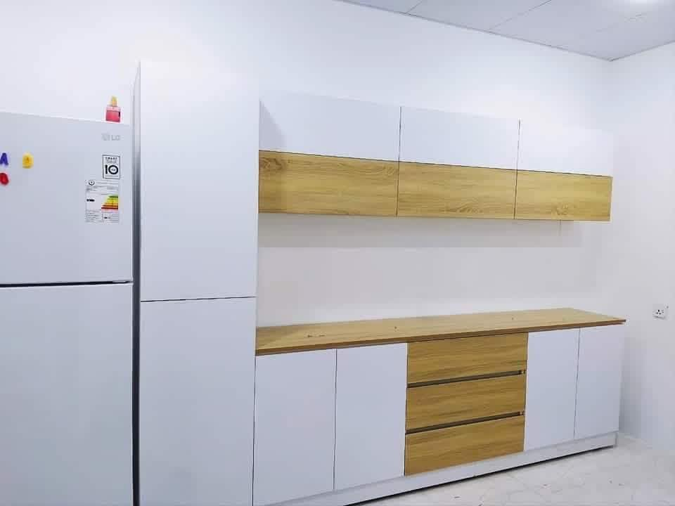 كاونتر ٣ متر +سنك متر ونص الاسعار من مليون الى مليون وربع 
للاستفسار واتس اب ***********
