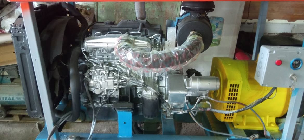 مولدة كيا 2701 30كيفي 120امبير مستعمل نظيف جداً السعر 15 ورقة  العنوان النجف الرقم ***********
