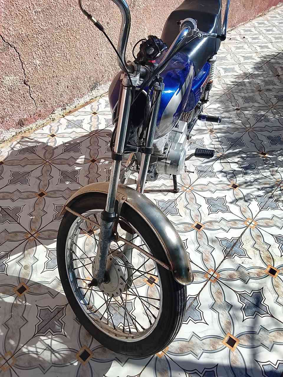 للبيع كلك 250 وبيها مجال
***********

