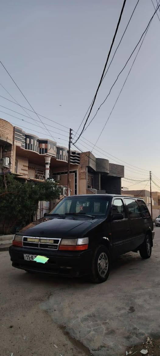 السلام عليكم ورحمة الله وبركاته 
دوج كرفان بتره 
موديل ١٩٩٣ 
انبار  دولي 15 تحويل شرط مباشر
تعمير جديد صبغ حزام درجه اولى 
داخل جدا نظيف 
محرك بلاد ٣٣٠٠ كير ممتاز 
صدر ٧٠% 
لايت زنون 
السياره بيها بعض النقوصات بسيطه 
بيع أو مراوس السعر ٣٧ وبيها مجال بسيط 
مكانها بغداد ابو غريب 
رقمي ***********
