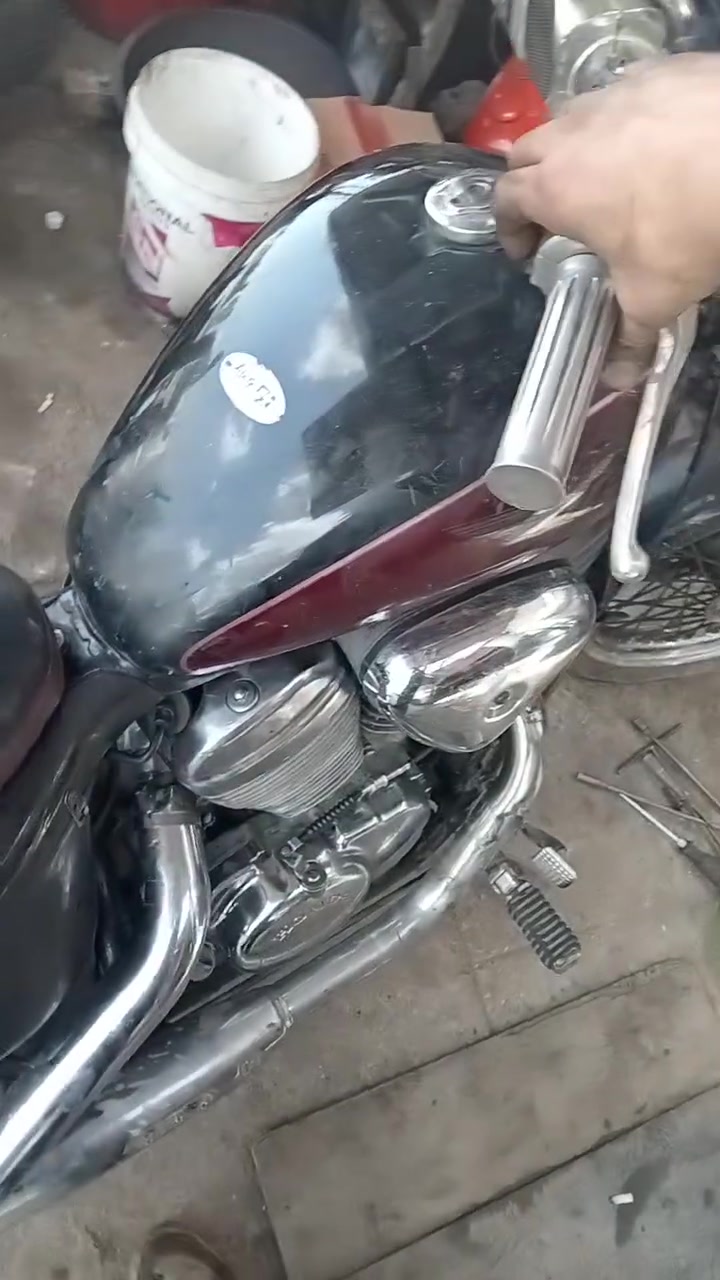 سلام عليكم شباب
تجفيت هوندا ستد 
داخل الورشة أكيد يتوفر جميع صيانة دراجات الكلاسك وتزويد وتعمير جميع أنواع دراجات الكلاسك صبغ صيانه تعديل تزويد كلشي متوفر إنش الله

علي المشهداني ***********/***********
سيف ابو نمر+9647724894940
