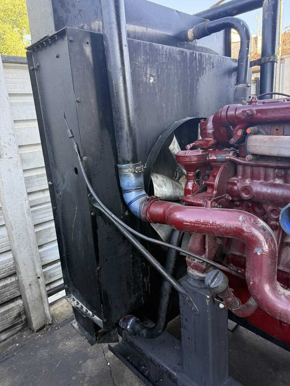 سلام عليكم افيكو 37 سوبر وصط ستندر المكينه لابخار ولاتنقيص مجفته جديد اصلي توليد 350 كيفي اصلي سلنفور شاصي عالي راديتر 140 كلر خارجي نضام حمايه مولد جاهزه عل حمل مكانه بغداد سيديه ***********
