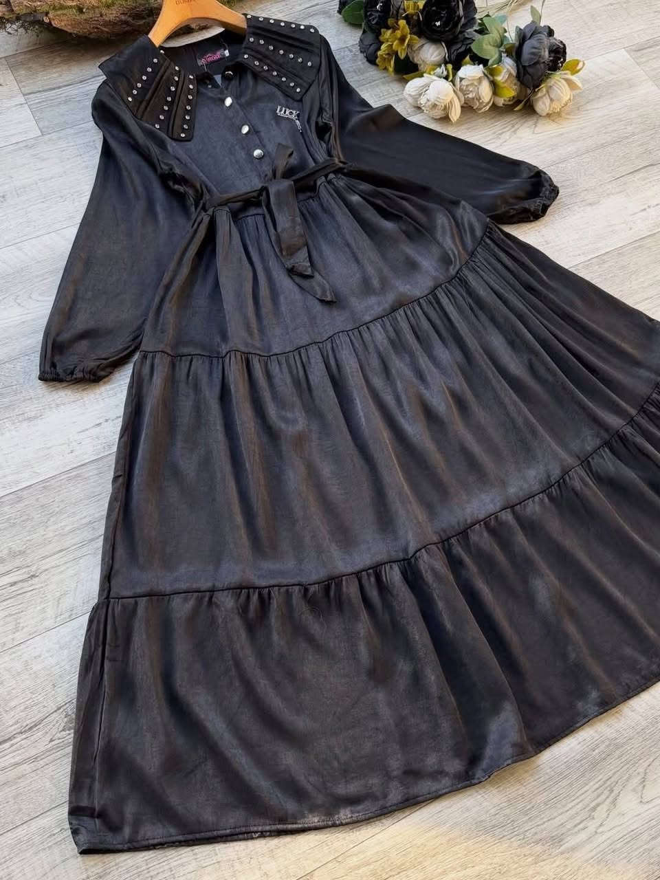 فستان نسائي طول كامل
السعر 18 الف فقطط
قميص نسائي طويل 14 الف فقط 
سوت نسائي طويل السعر 14 الف فقط
القياس 38/40/42/44/46 /48


**إذا كنت صاحب هذا الإعلان وتريد حذفه لأي سبب، رجاءا أرسل رسالة إلى الدعم الفني**