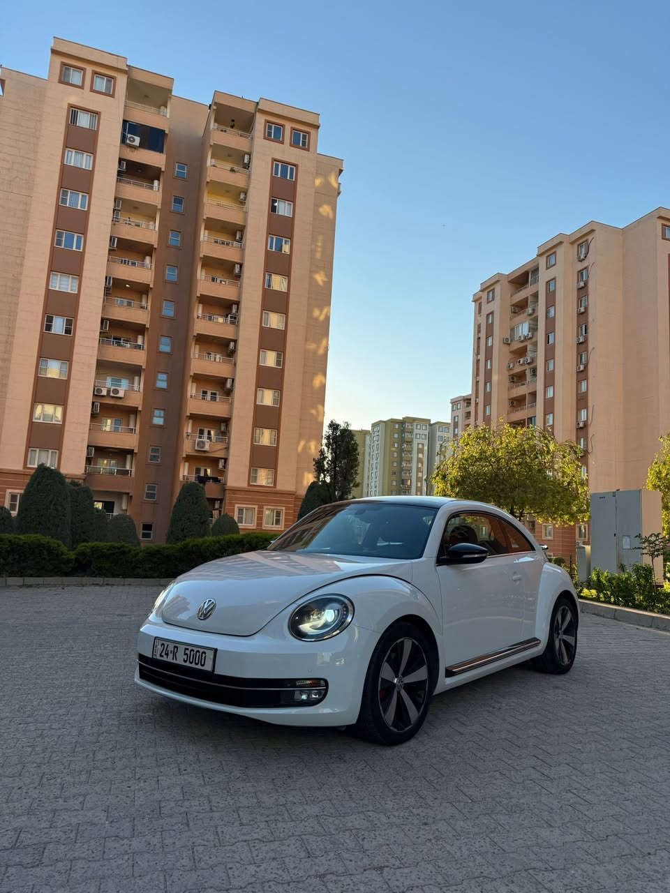 السلام عليكم
فولكسواكن بيتل ار لاين Volkswagen Beetle R Line
موديل 2015 وارد خليجي
السيارة ماشية 77 الف كيلومتر 
المواصفات فول فقط بدون كاميرا و كشنات قماش 
حساسات امامي و خلفي بانوراما اضاءة داخلية 3 الوان نظام صوتي Fender شاشة كبيرة ويل 18 انج سبورت و بقية المواصفات المعروفة
بيها قطعة وحدة صبغ نص البنيد بدون ايرباك دواخل و كير و مكينه مكفولات 
*********** كورك او واتساب
***********
ملاحظة: الرقم مو ويه السيارة
