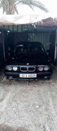 بي ام 525موديل1992للبيع اومراوس ب540مابيها نقص الستفسار 07852322277