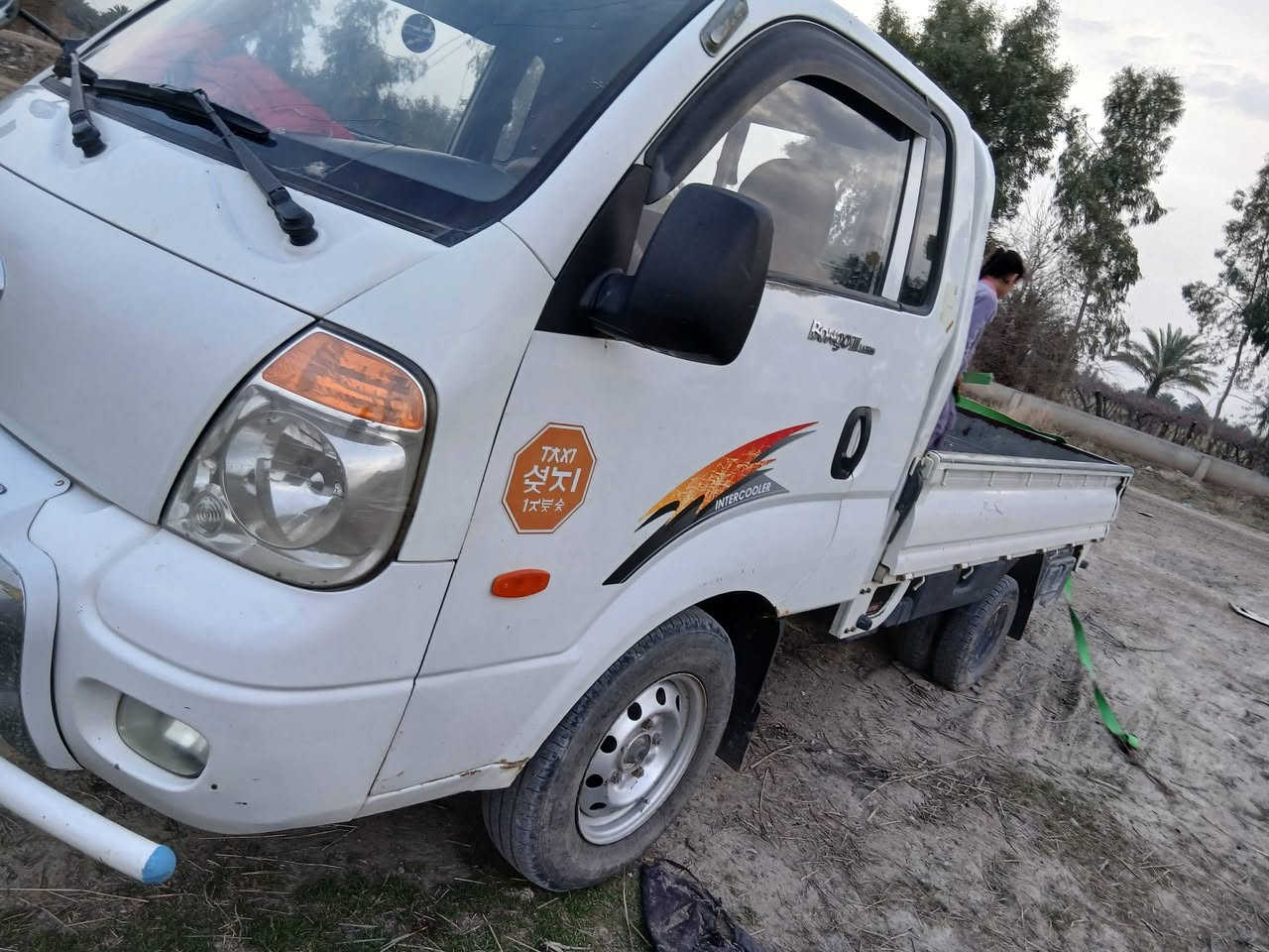 سيارة كيا حمل محرك ٣٠٠٠ رقم بغداد سياره مكفولة نقص بس تبريد مابيهه الاستفسار الاتصال *********** صلاح الدين الدجيل
