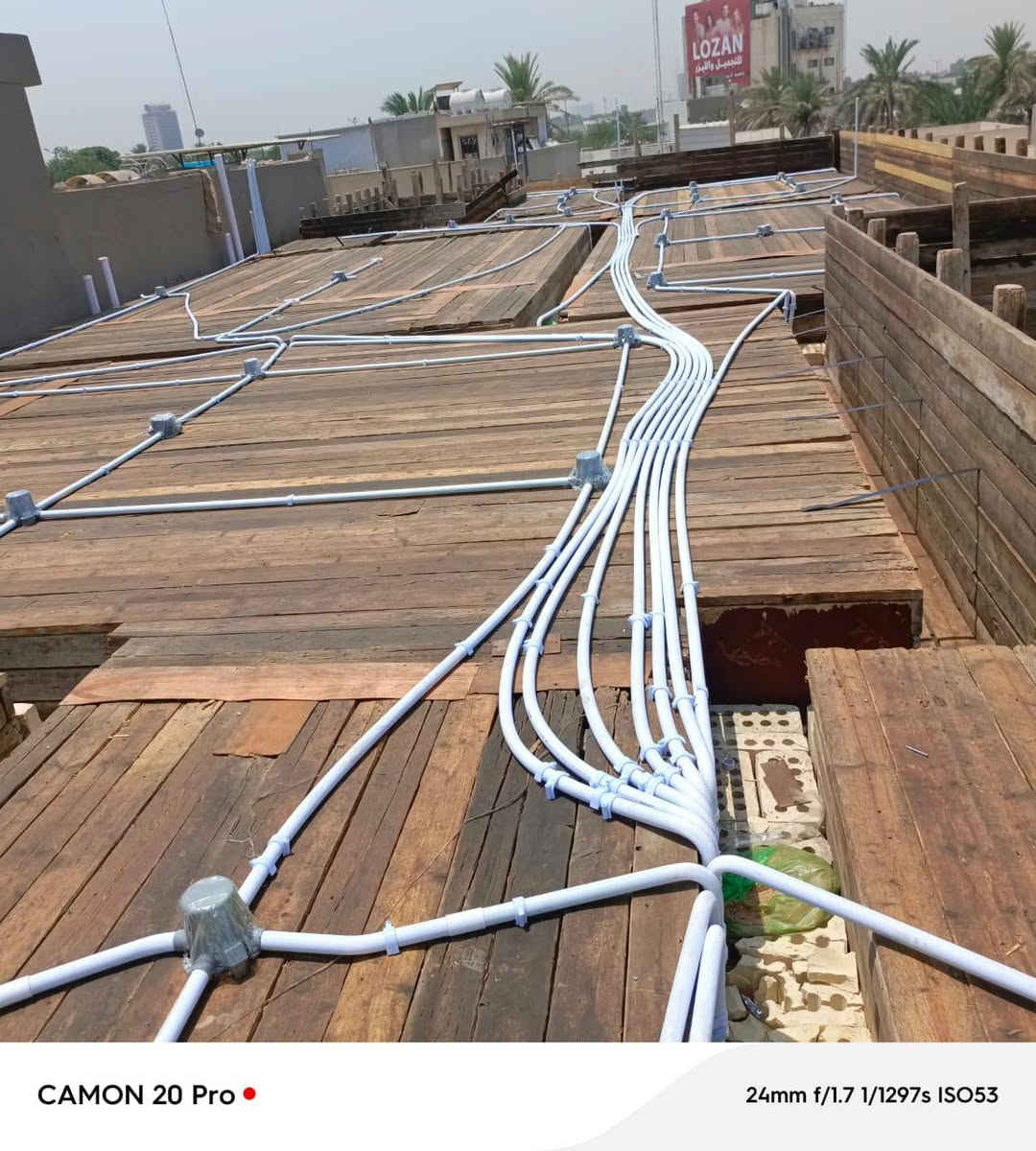 كهربائيّ متفرغ
سعر مناسب 
ودقه في العمل 
واشراف هندسي 
***********
