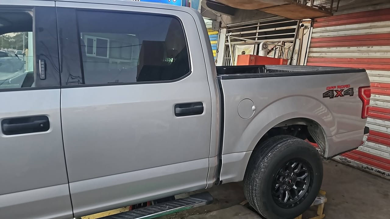 فورد مكفوله للبيع موديل 2020محرك v8@5000@سعرها250بيه مجال***********مكاني بغداد
