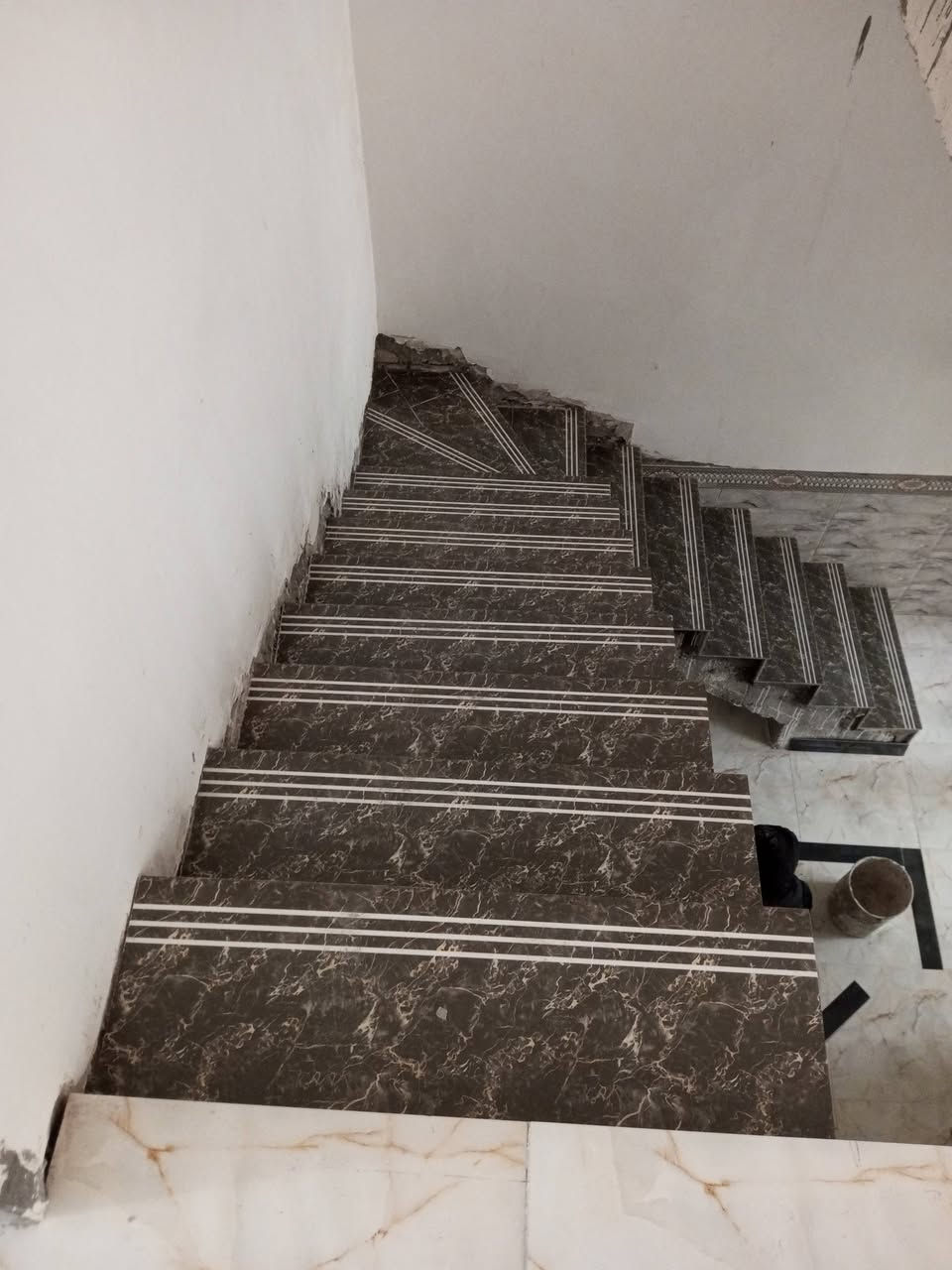 خلفه سيراميك مرمر بورسلين كاشي ارضي جداري عمل درجه اولا والتزام بالعمل عمل ديكورات نقشات بالرضيه نقشات بالجدار عمل واجهات تقطيع واجهات بسيراميك او بورسلين 
أرقامي
وعمل سقوف ثانويه 
***********  _يوجد واتساب

. 

***********  _يوجد واتساب
