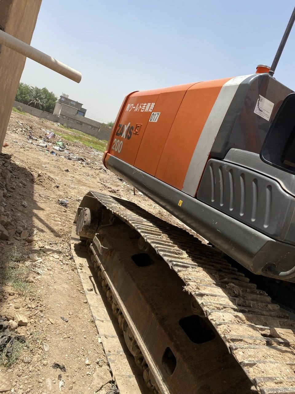 سلام عليكم للبيع حفاره زت ثري حجم 200موديل 13 معلايه 19 مو زلزاليه مسسه كماشه وكامله رقم بغداد انكليزي ومكفوله من الفتح والصبغ ***********
