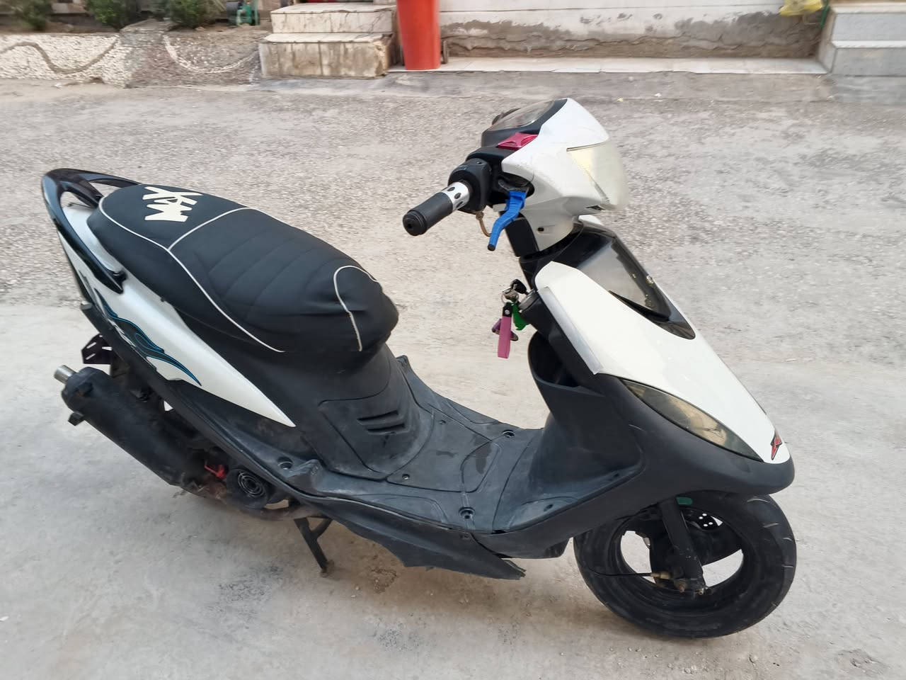 ماكس عدله لل بيع
الكفرات بلاد ختم واحد
كهربائيات كامله شغاله
 سلف وا هندر من اول مره
شلعه ومعدل
الدراجه ما ناقصها اي شي تاخذها وتدعيلي
السعر750وبيها مجال
المكان كربلاء_حولي مستشفى الكفيل_عامود1356
***********
