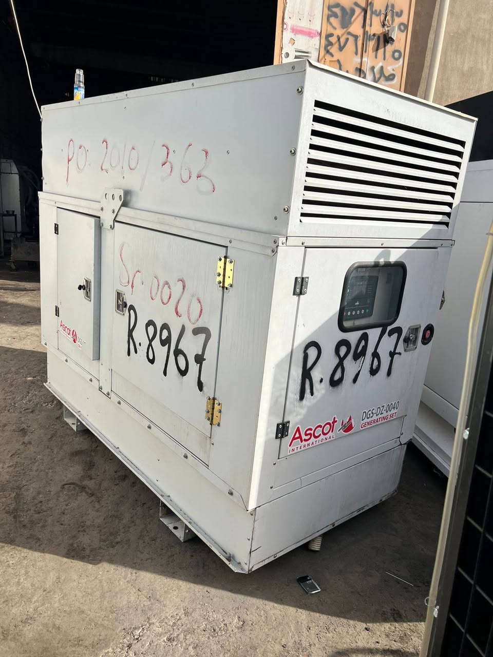 مؤليده دؤيس( DEUTZ )✅️4 سلندر✅️سوبه ر ، زه يتي ✅️ 60 KVA ✅️ كاتم أبيض سبي 
☎️کورك فايبر واتس اب ***********☎️
☎️اسیاسیل:Asiacell:***********
(ڤالڤو🇸🇪 بیرکنز🇬🇧 کمینز🇺🇲 دوسان🇰🇷 افیکو🇮🇹 دویس🇩🇪 مرسیدز🇩🇪 کاتلبیلر🇺🇲)
