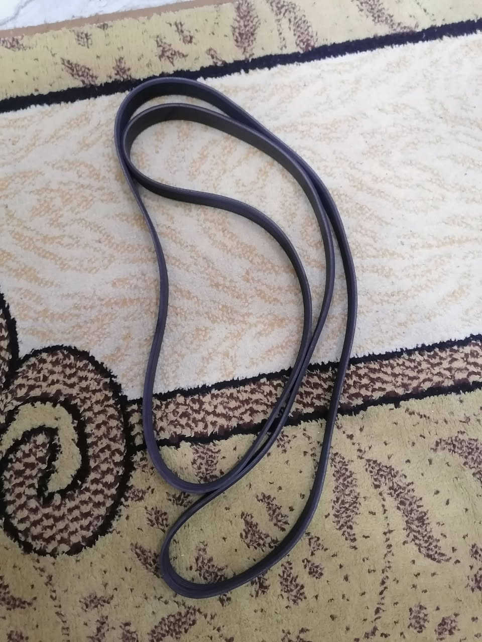 سلام عليكم اخواني الأعزاء غراض نيفاره للبيع كب اصلي وقايش اصلي استخدام قليل وكلوبات لد وعادي اشاره وكلوب لايت زنون اصلي ومفتاح مال عبوه هوه واللقمه مالته  ومثلث مال صوندات التدفئه اصلي تفصيخ *********** مكاني العماره
