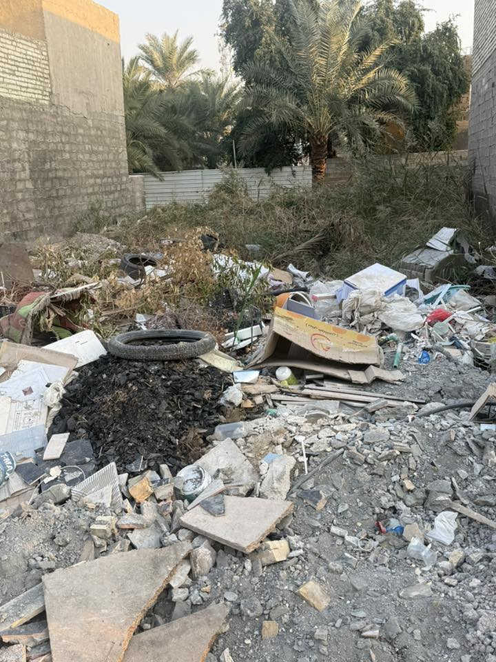 السلام عليكم قطعه ارض للبيع المساحه 200
خدمات كلشي متوفر بيها كهرباء وماء ومجاري وتبليط
موقعها جامع المهيمن قرب محلات الشيخ ابو نهاد المختار 
تبعد عن الخدمي 50متر وتبعد عالسده مسافه 600متر موقعها يخبل داخل فرع مسدود سند 35
*********** 
‏‭0770 290 4272
