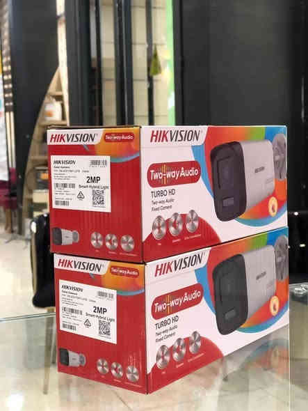 كاميرا DS-2CE16D0T-LPTS – وضوح عالي وأمان متكامل  

🔹 دقة 2 ميجابكسل بجودة 1920 × 1080 لصور واضحة وتفاصيل دقيقة  
🔹 رؤية ليلية بالأشعة تحت الحمراء تصل إلى 25 مترًا لمراقبة موثوقة في الظلام  
🔹 إضاءة بيضاء حتى 20 مترًا لتحسين الرؤية الليلية بالألوان  
🔹 تقنية الإضاءة الهجينة الذكية لتوفير إضاءة مرنة حسب الحاجة  
🔹 صوت عالي الجودة عبر كابل متحد المحور مع ميكروفون ومكبر صوت مدمجين  
🔹 مقاومة للماء والغبار بمعيار IP67، مما يجعلها مثالية للاستخدام الخارجي  

حل أمني متكامل لمراقبة دقيقة وحماية مستمرة في جميع الظروف!  

#كاميرات_مراقبة #أمان_متطور #Hikvision

السيد فني نصب وصيانه كامرات المراقبه  
***********
