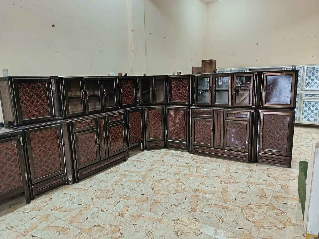 معرض ابو عبدالله للاثاث المنزلي 🔥 
تم وصول وجبه جديده من كاونتر مستخدم حطاطه شرط 8قطع نظافه 90٪ زورونا تجدون ما يناسبكم العنوان تكريت الديوم بلقرب من اسواق الزوبعي للاستفسار خاص او اتصال *********** متوفر وتساب
