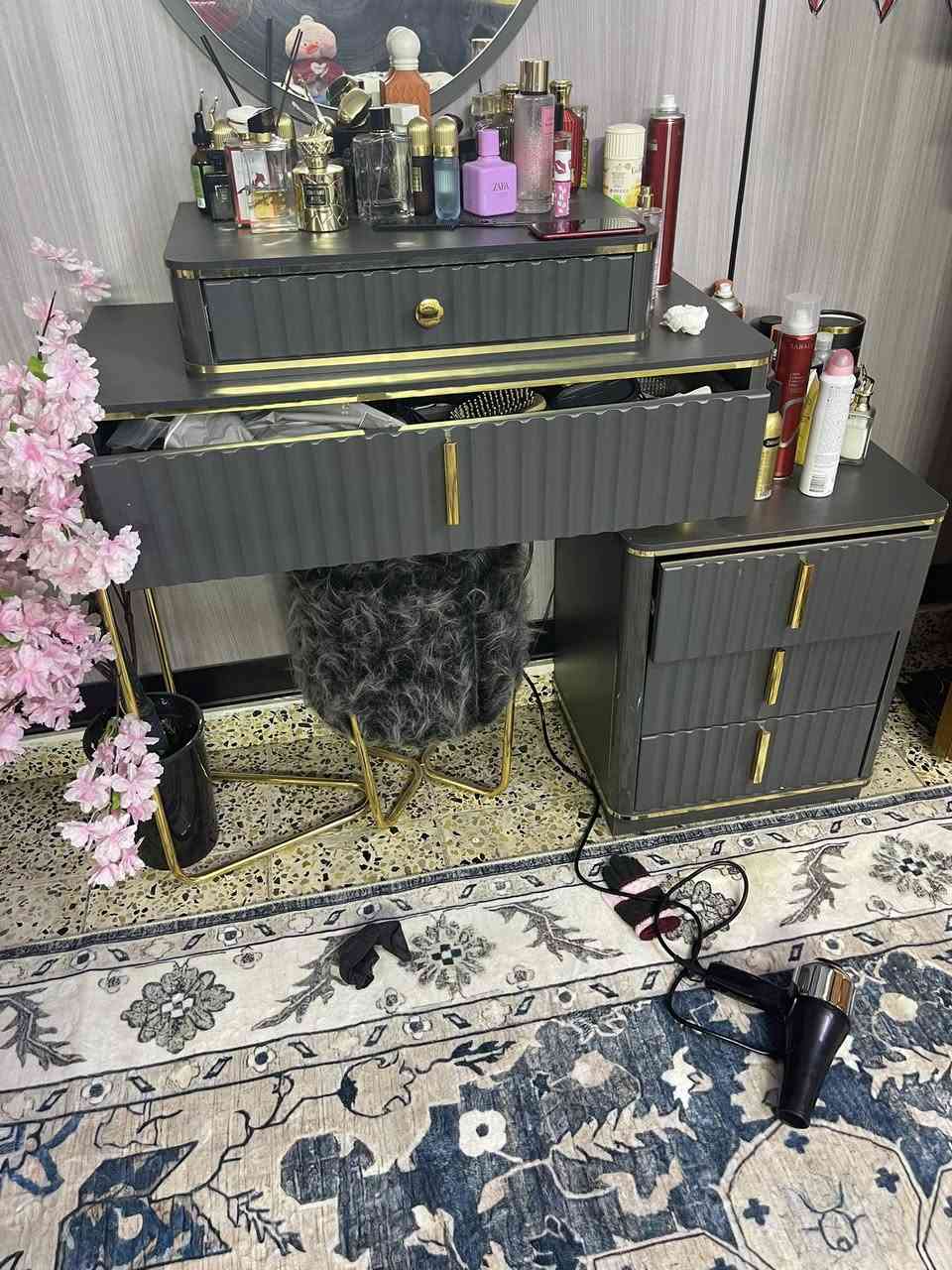 ً
غرفه نوم 9 قطع مكاني بغداد 
*********** 
السعر مليون و 150
