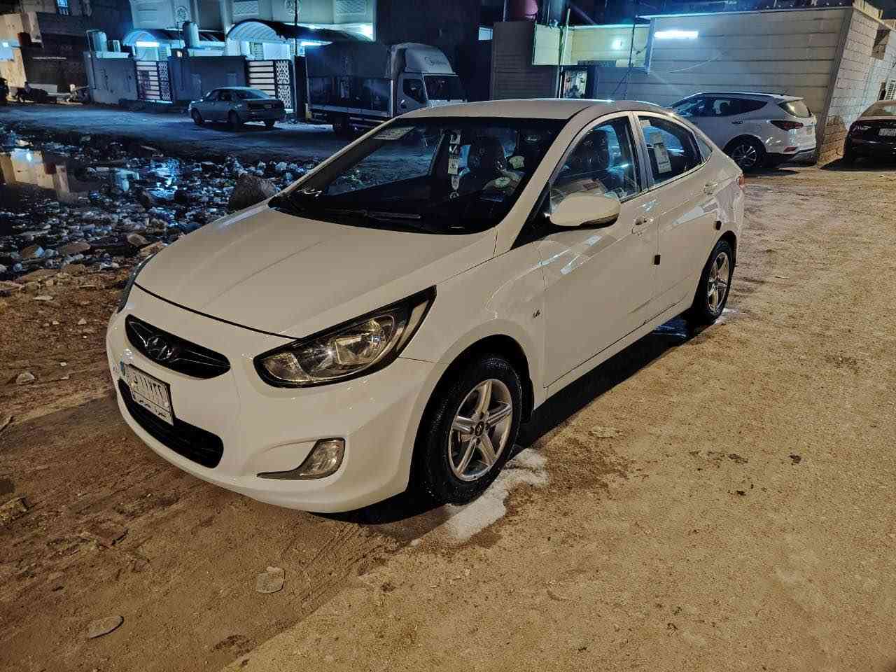 مرحبا اكسنت موديل 2013 مكفوله ضربه وتبديل وصبغ مكينه وكير كفاله محرك 1600 قطرتين سياره جاهزه اي نقص ما بيه رقم. بصره سنويه 2028 سياره كله على بلاد سعر 93 وبيه مجال رقمي *********** اتصل وتدلل 🌹 البصرة, العراق
