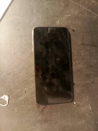 للبيع ايفون اكس ماكس الجهاز ايكلود مله شغال  80وبي مجال بسيط 077408741...