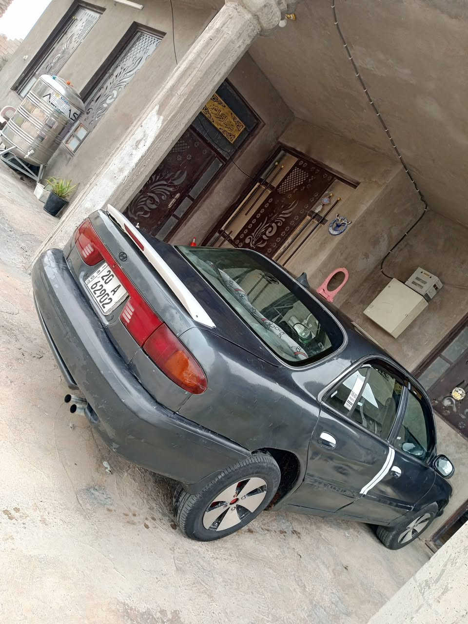 السلام عليكم سوناتا 2 موديل 95 مكينة أو كير حاوي صدر خلفي امامي جديد تخم تيرات جديد  تخم ويل جديد لايت عليه نصي شغال رقم ديالى دولي سنويه ال 2028 سيارة خير من الله كهربائية شغال شواصي قطرت لحيم ما بيهه تبريد ثلج مكينه 2000 السعر 43 وبي مجال ال شهراي اتصل على رقم ***********
