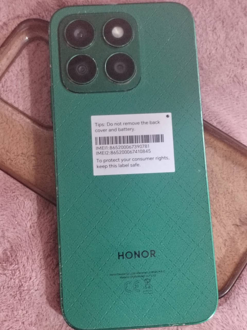 موبايل هونر X8b للبيع.  ذاكره 256  يستقبل شريحتين  مستجل عله بيعه سعر 140 تواصل. ***********
