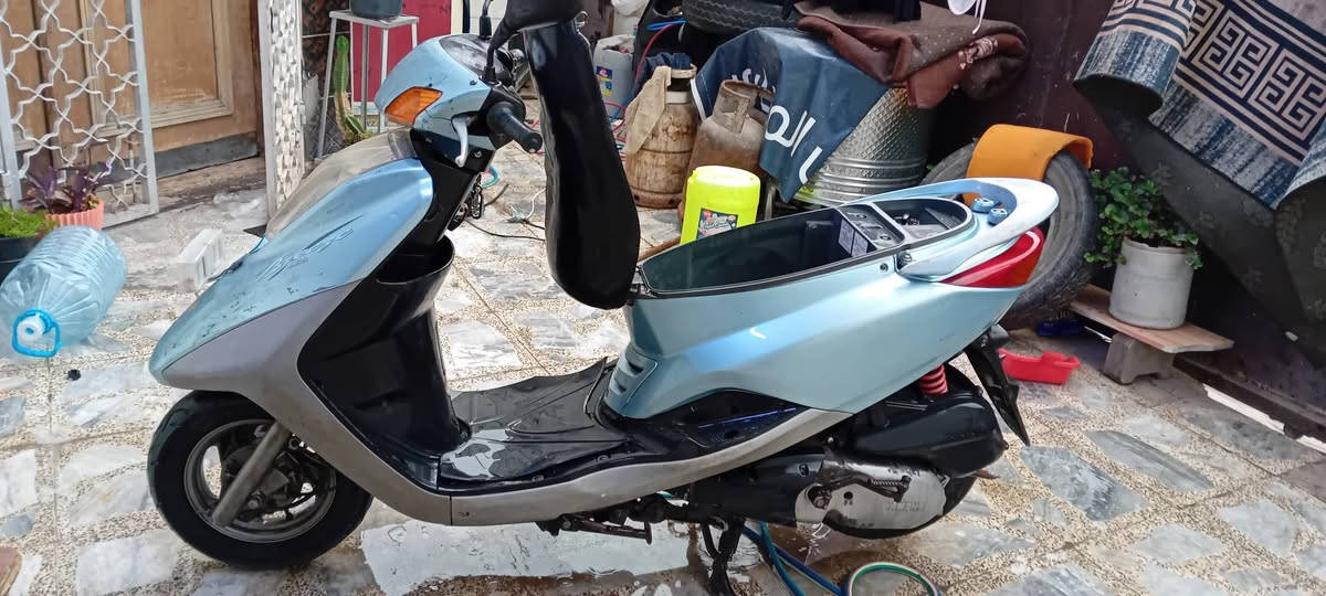 بريز نوزل  برغي مامفتوح بيها موديل ٢٠١١  كفاله عامه من كلشي كفرات ختم واحد دراجه بل جيس تراي وين ميعجبك السعر 800وبيه مجال ***********
