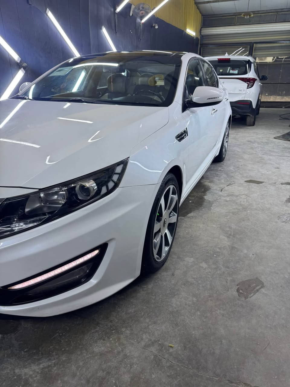 السلام عليكم كيا اوبتما موديل 2012 رقم بابل السياره مكفوله من الصبغ والتبديل حتى الدعاميات السياره فول موصفات بصمه بنوراما حساس خلفي او شاشه او كامره شفتات استيرين تبريد خلفي لد او كشاف مكينه 2000 تخم تاير او حداديه ومكينه او كير خير من الله مري شفط ب132 او بيه مجال بسيط ***********مكاني حله شارع 60 حلة, بابل
