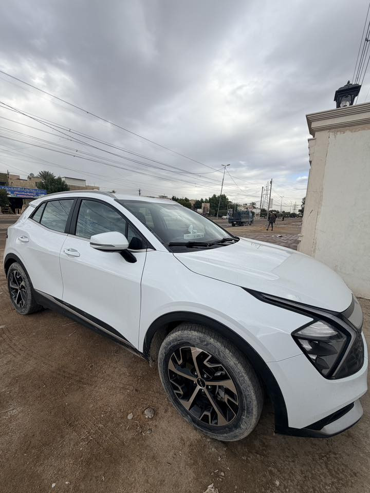 سبورتج ٢٠٢٤ماشية ٤٤الف مكفولة عدة شخط بصيط بالهلال رقم أربيل سيارة بأسمي السعر ٢١٨$. ***********
