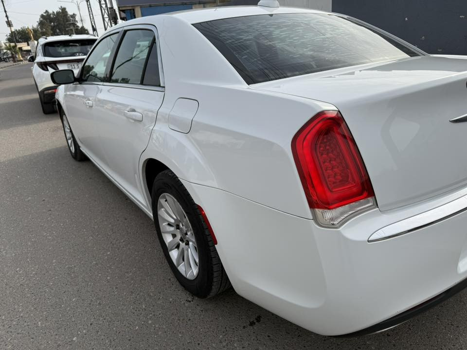 سلام عليكم  اوباما 2016 حادث جاملغ امام فقط بدون دواخل  السعر 240 رقم التليفون ***********
