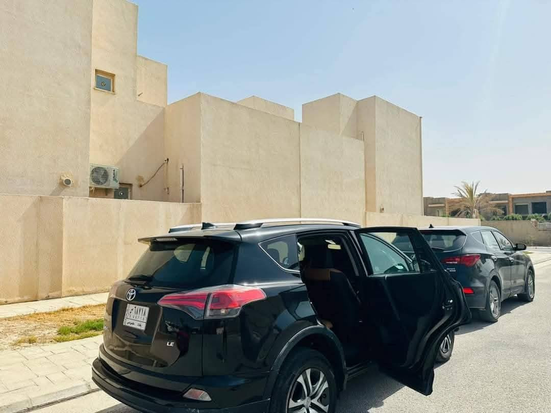 السلام عليكم
راف فور موديل 2018 وارد امريكي Le رقم بغداد مشروع وطني، بإسمي ، حادثها كما موضح بالصور مواصفاتها كاميرا خلفية ثلاث انظمه قيادة ايكو سبورت، تحكم ستيرن جهتين، شاشه اعطال, ماشية 80 الف ميل، مكانها كربلاء السعر 155 ورقة بيها مجال
للاتصال
***********
