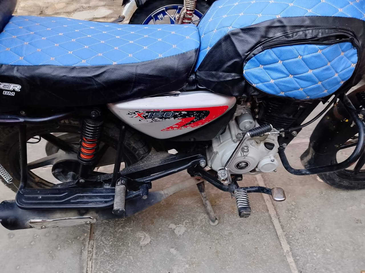 سلام عليكم بوكسر ٢٢ لا نضوح لا تبخير نكره سلف بكل وقت دراجه اوراقها ضايعه يمي امانه  الله تجي تاخذها من باب البيت دراجه متعوب عليها مراوس حسب القناعه او بيع مليون و١٠٠


**إذا كنت صاحب هذا الإعلان وتريد حذفه لأي سبب، رجاءا أرسل رسالة إلى الدعم الفني**