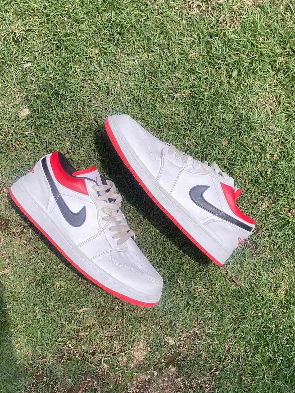 Nike Air Jordan 1 Low White Gym Red Black

الحاله:اصلي جديد بحاله الوكاله 100%
القياس: 44
السعر: 30


**إذا كنت صاحب هذا الإعلان وتريد حذفه لأي سبب، رجاءا أرسل رسالة إلى الدعم الفني**