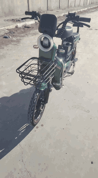 السلام عليكم بيسكل🚲 شحن للبيع موديل2025 سرعه 99💯4نمر تيرات جديد  ليت زينون كامل مكمال💯 بك ليت شقال شحنه جديد5بطريات جديد بيسكال🚲 فوللل نضافه دبالاشاره السعر 250او بي مجال للشراي خابر او ادلل ***********مكاني كركوك دوميز
