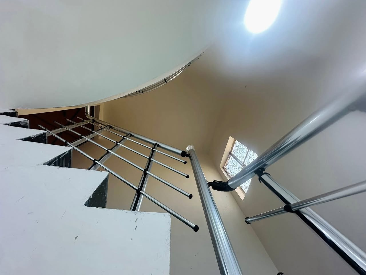 📍دار سكن للبيع على ساحة حي الأمين الثانية غير مسكون فارغ حاليأ تستلم مفتاح🔑
📍قرب مدرسة الصينية
دار_مساحه100م  
أستقبال  +صاله  🛌 
+ مطبخ🧑‍🍳
غرفه نوم + مجمع صحيات داخليه 
وخارجيه
كيزر + ماطور + خران ماء
 للأستفسار يرجى الأتصال
 على الارقم التالي
+واساب ***********
#نستقبل_طلباتكم__وعروضكم 
مكتب بغداد للعقار الشطرة  الآمن للتسويق العقاري  ___
 الشطرة /شارع الفلكه قرب كراج الحضارات
